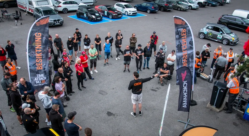 Drivers' briefing at a TimeAttack.se track day